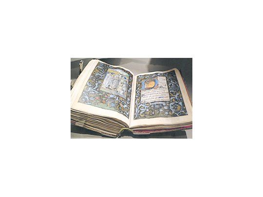El libro de oraciones del Siglo XVI «The Carpetin hours», que está a la venta en la exclusiva feria TEFAF de Maastricht, Holanda, por el precio récord de 7 millones de euros.