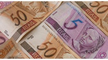 El real se apreció 2,2% a 3,208 y el Bovespa subió 0,9%