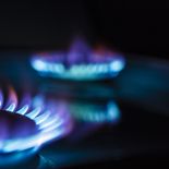 El decreto también se enmarca en la prórroga del régimen vigente hasta el 31 de diciembre de 2031, establecida por la Ley 27.637, y en las competencias asignadas a Economía sobre la política energética. El decreto también se enmarca en la prórroga del régimen vigente hasta el 31 de diciembre de 2031, establecida por la Ley 27.637, y en las competencias asignadas a Economía sobre la política energética.