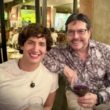 Pepillo Origel y una foto con un joven que da que hablar. Pepillo Origel y una foto con un joven que da que hablar.