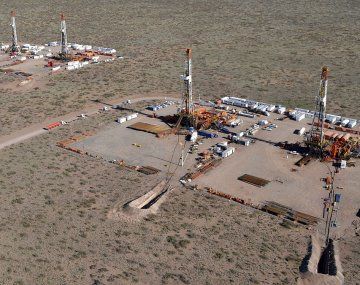 Vaca Muerta: Gobierno se reunirá con petroleras y gremios ante tensiones por despidos
