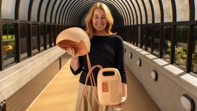 Con un casco innovador, una estudiante irlandesa propone una solución para millones que enfrentan la quimioterapia sin querer perder su cabello. 