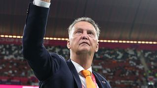 van gaal abrio la polemica y le respondio a di maria: tiene problemas personales