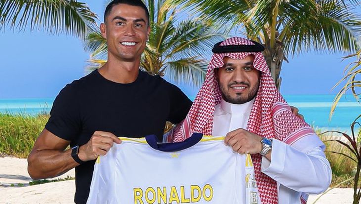Al Nassr acumula una deuda de US$213 millones y negocian una venta que podría incluir a Cristiano Ronaldo, quien podría adquirid un 20% del club saudí.