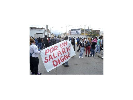 Urtubey anunció suba para la Policía, pero siguen protestas