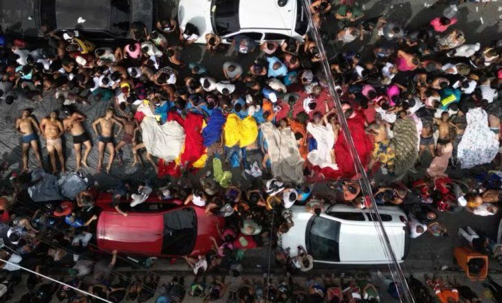 La masacre dejó un saldo de más de 120 muertos. La masacre dejó un saldo de más de 120 muertos.