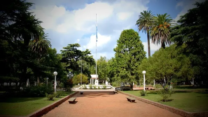 Marcos Paz se consolida como una propuesta distinta dentro de Buenos Aires, donde el turismo combina reservas hist&oacute;ricas, espacios verdes y un ritmo sereno para desconectar.