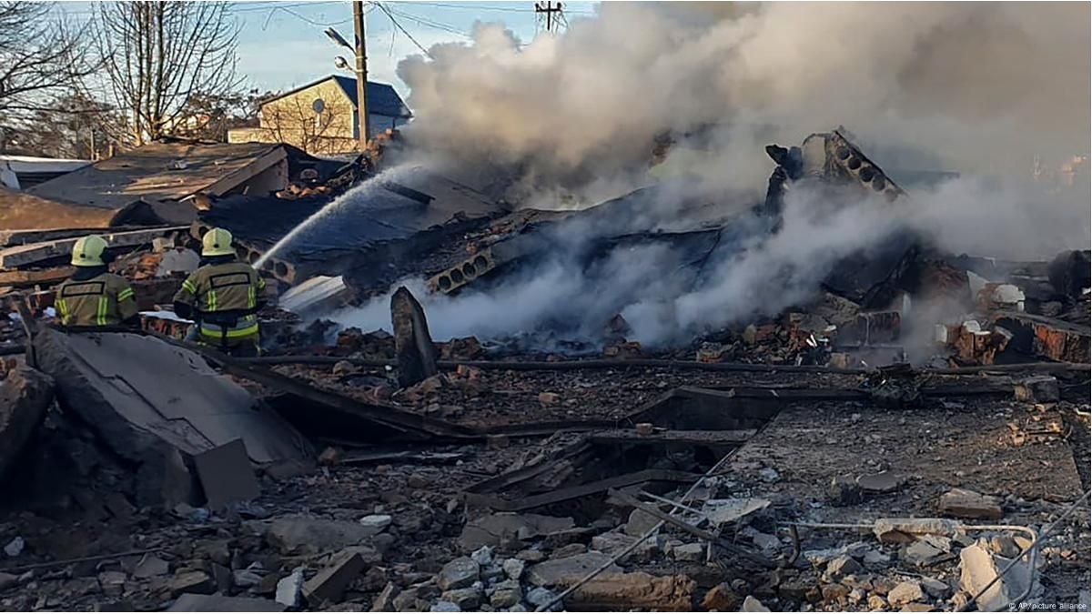 Mass bombardment from Russia to Ukraine left 11 dead and more than 100 injured