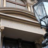 El BCRA alcanzó los u$s1.000 millones en compras durante octubre, aunque las reservas retrocedieron y el dólar mayorista registró su mayor suba desde comienzos de mes.
