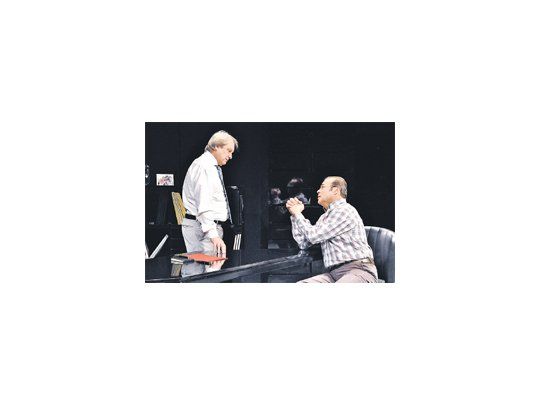 Jorge Marrale y Jorge Suárez son la pareja protagónica de “El crédito”, una comedia dramática de situaciones que se basa en la crisis económica contemporánea.