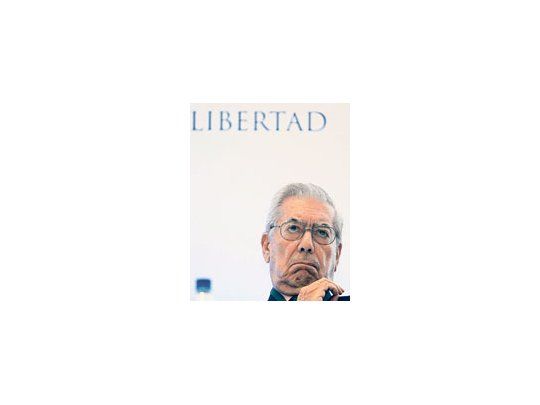 Mario Vargas Llosa encabezó la jornada de la que también participan Jorge Castañeda y Enrique Krauze, entre otros intelectuales latinoamericanos. Chávez invitó a todos los asistentes al foro liberal a un debate televisado en su insufrible «Aló Presidente».