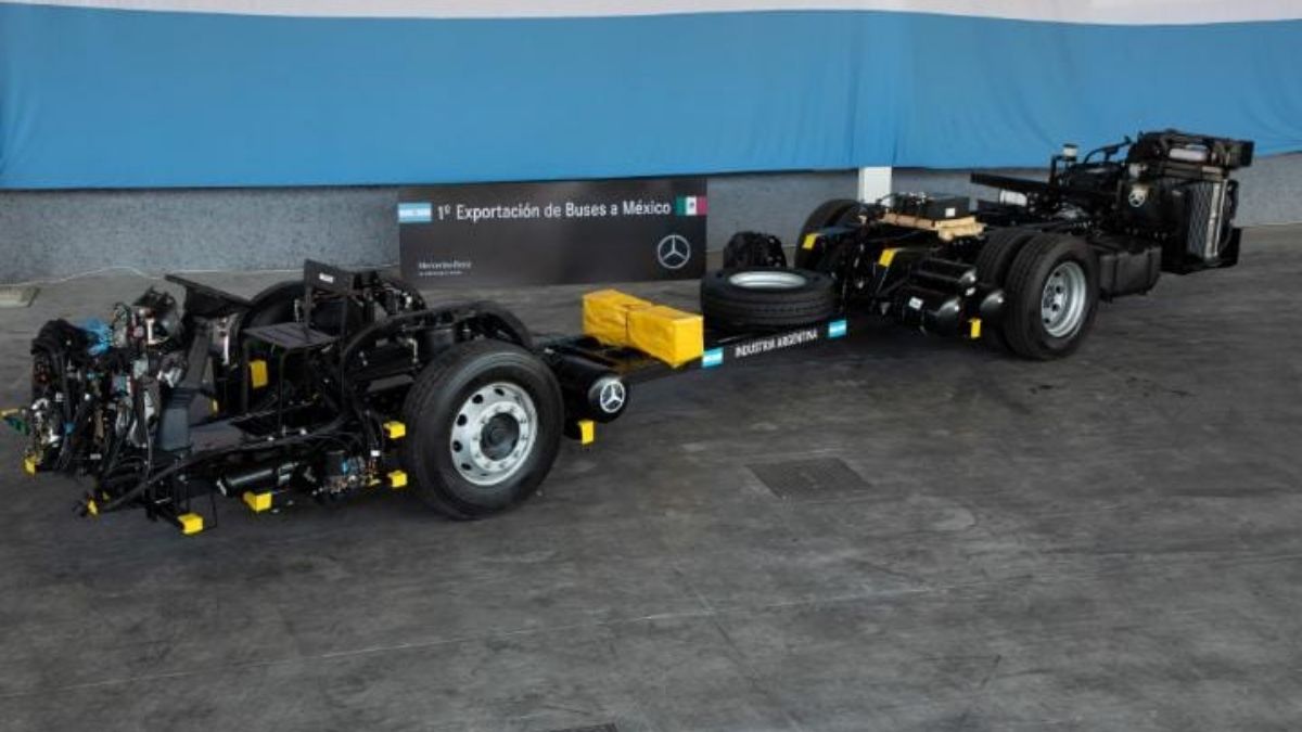 The bus chassis manufactured by Mercedes-Benz Argentina are already operating in Mexico