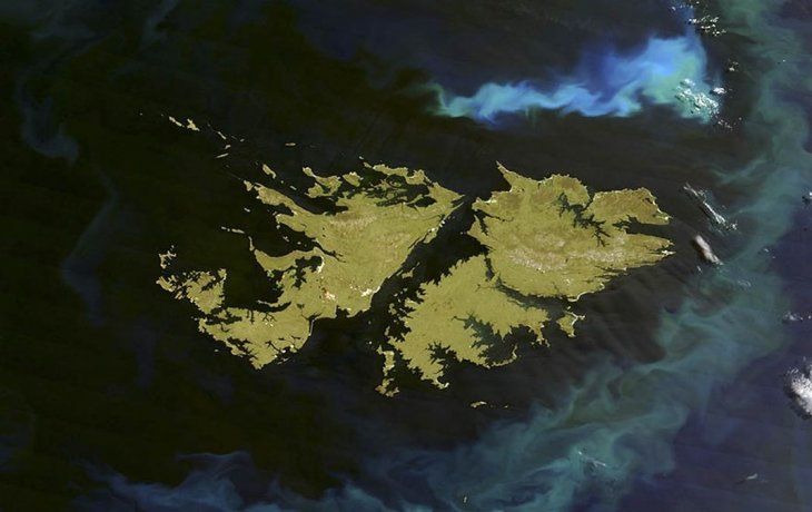 El entendimiento, sumado a otras cuestiones, configura un escenario potencialmente favorable para el reclamo argentino sobre el archipiélago.