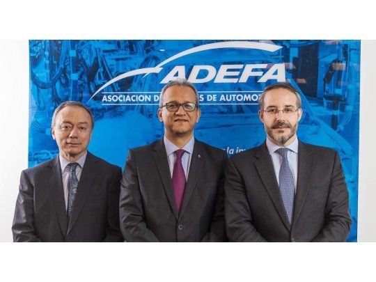 De izquierda a derecha, nuevos presidente, vice y secretario: César Luis Ramírez Rojas, Luis Fernando Peláez Gamboa y Rodrigo Pérez Graziano.