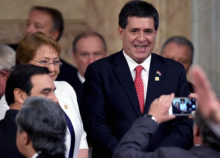 Horacio Cartes, presidente de Paraguay, junto a Bachelet.