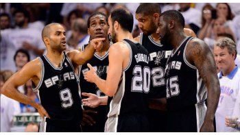 Blair, con el 45, junto a Ginóbili, Parker, Duncan y Leonard.