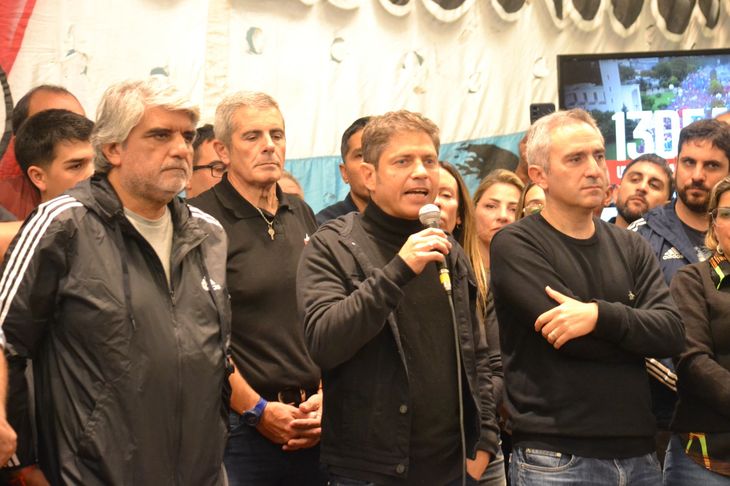 Kicillof, junto con Correa y Larroque, dos de sus armadores políticos. Kicillof, junto con Correa y Larroque, dos de sus armadores políticos.