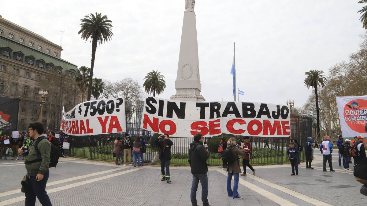 Vuelven Las Protestas A Plaza De Mayo Para Reclamar Mejoras En Planes ...