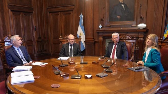 Los jueces de la Suprema Corte bonaerense se reunieron con las autoridades de la Legislatura.