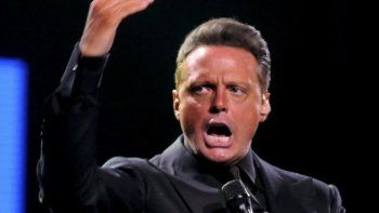 luis miguel confirmo que fue hackeado y su hermano exploto de furia