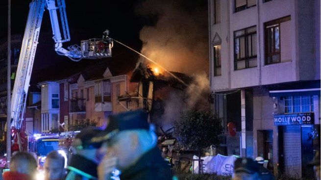 El edificio quedó reducido a escombros.