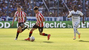 Gimnasia y Estudiantes empataron en un clásico récord.