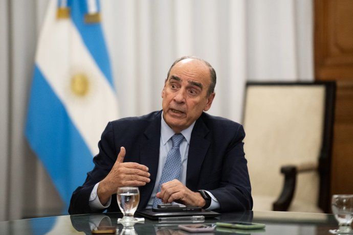 Francos trató de despegar al Gobierno de la visita de diputados libertarios a genocidas presos en Ezeiza. 