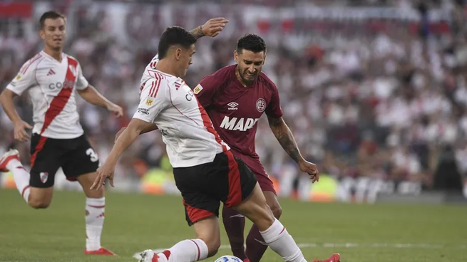 River visita a Lanús esta noche en el cierre de la fecha: horario, TV y formaciones