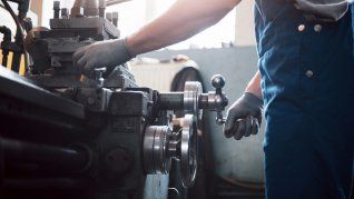 Con los Fondos de Asistencia Laboral (FAL), el Estado terminaría financiando despidos de empresas privadas con recursos que van al Sistema Integrado Previsional. Argentino (SIPA). Con los Fondos de Asistencia Laboral (FAL), el Estado terminaría financiando despidos de empresas privadas con recursos que van al Sistema Integrado Previsional. Argentino (SIPA).