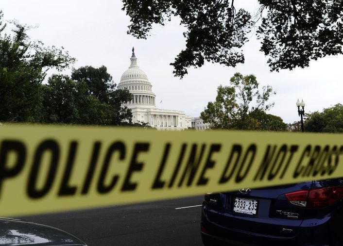 Pánico en Washington: mujer intentó estrellar su auto contra la Casa Blanca y el Capitolio (foto 1)