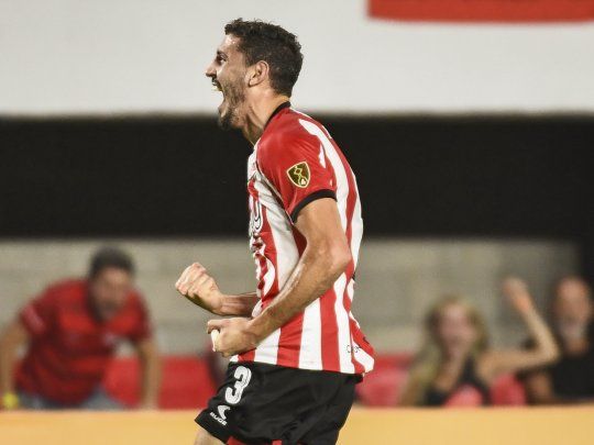 Agustín Rogel marcó el gol con el que Estudiantes le ganó a Everton y se metió en la fase de grupos de la Copa Libertadores.
