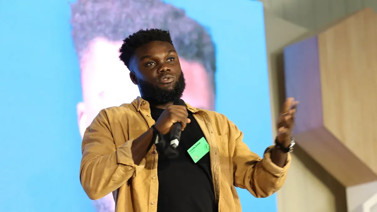 The young millionaire who prefers not to have his own house: who is Timothy Armoo