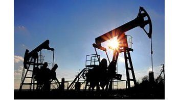 El petróleo se desplomó 5,8% a u$s 37,65
