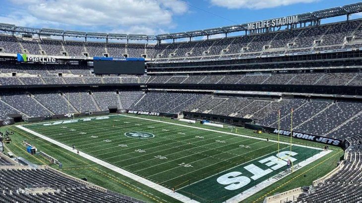 El hogar de los New York Jets tiene una capacidad para 82.500 personas.