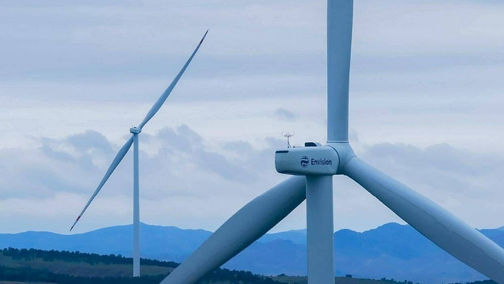 Las turbinas de dos palas permiten mayor estabilidad operativa, mejor adaptabilidad a condiciones de viento variables y una considerable reducción de peso. Las turbinas de dos palas permiten mayor estabilidad operativa, mejor adaptabilidad a condiciones de viento variables y una considerable reducción de peso. 