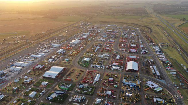 Durante cuatro días, productores, empresarios y profesionales del sector agropecuario se reunirán para conocer las últimas innovaciones tecnológicas, establecer vínculos comerciales y participar en actividades de capacitación.