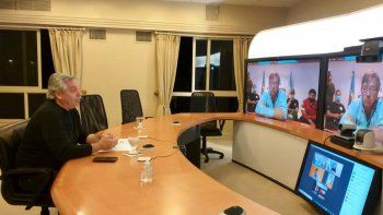 ”Tenemos un compromiso inalterable con cada vecino y cada vecina”, afirmó el Presidente en diálogo con los intendentes de Lago Puelo y El Hoyo.