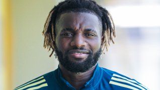 El francés Allan Saint-Maximin vivio su primer día como jugador del América: fue presentado en sociedad a la prensa y a la afición, tuvo su primer entrenamiento y un gesto gracioso en su debut con la gastronomía mexicana.