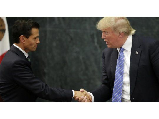 En medio de crisis diplomática, Trump y Peña Nieto sellan pacto de silencio por el muro