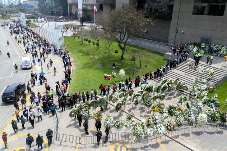Miles de personas asistieron al Ministerio de la Cultura en Perú. Miles de personas asistieron al Ministerio de la Cultura en Perú.