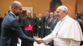 el gran elogio del papa francisco a guardiola por besar la medalla de subcampeon
