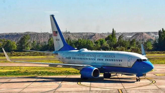 Al menos siete congresistas aterrizaron en Ushuaia este domingo.