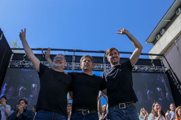 Martín Sabbatella, Axel Kicillof y Lucas Ghi encabezaron un acto en el polideportivo del Deportivo Morón. Martín Sabbatella, Axel Kicillof y Lucas Ghi encabezaron un acto en el polideportivo del Deportivo Morón.