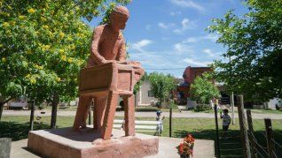 El pueblo mantiene una cercana relación con el ladrillo y el hornero.