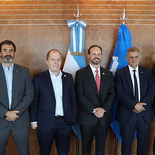 Instituto Vaca Muerta (IVM). Del acto de la firma de acuerdo participaron Horacio Marín, Sergio Mengoni, Lisandro Deleonardis, Gonzalo López y Claudia Barbolla, entre otos directivos. Instituto Vaca Muerta (IVM). Del acto de la firma de acuerdo participaron Horacio Marín, Sergio Mengoni, Lisandro Deleonardis, Gonzalo López y Claudia Barbolla, entre otos directivos.