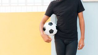 La historia de un exfutbolista atravesado por el manejo del dinero. La historia de un exfutbolista atravesado por el manejo del dinero.