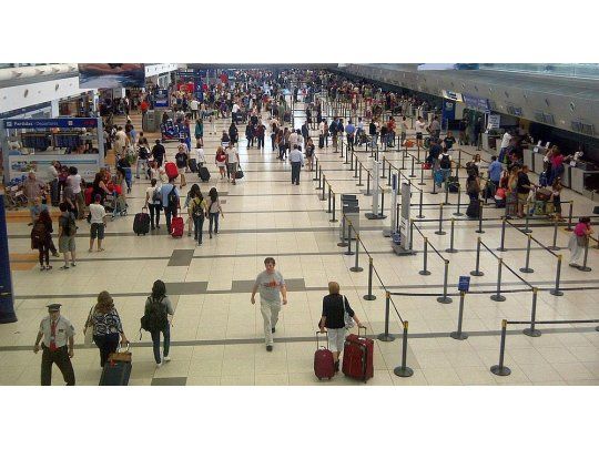 Para viajeros: líneas aéreas reintegran pago extra de las tasas internacionales