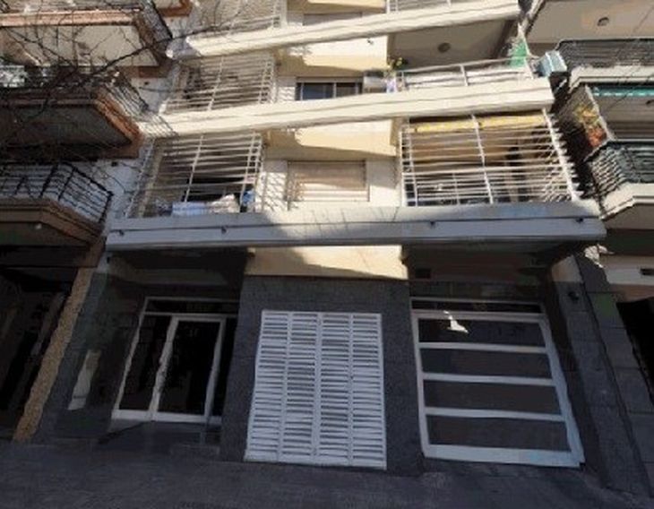 Otro de los departamentos está en el barrio de Flores Otro de los departamentos está en el barrio de Flores