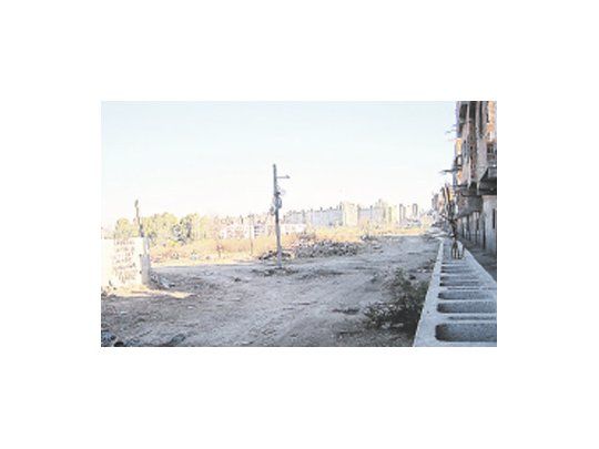 Unos 12 mil vehículos fueron removidos del predio. Sin embargo, quedan escombros de las casillas.