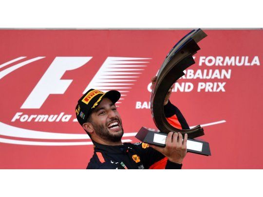 Ricciardo ganó en Azerbaiyán.